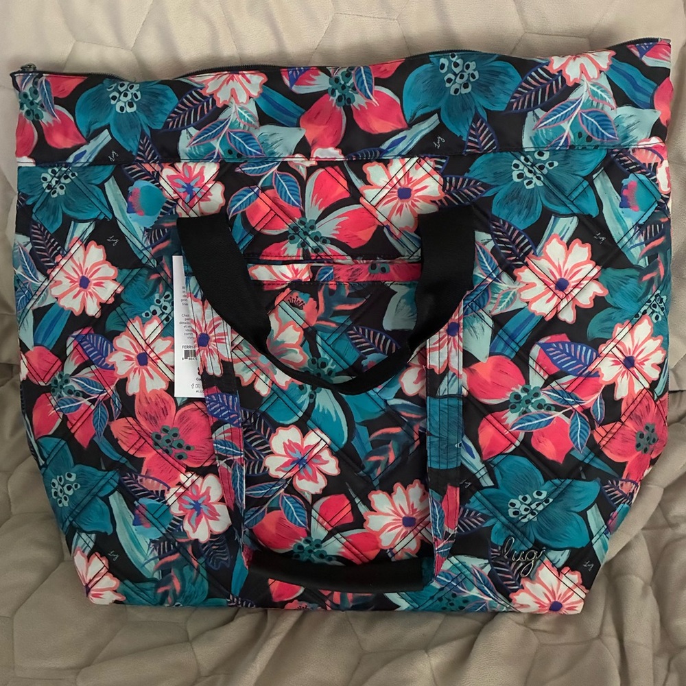 NWT Lug Ferry in Resort World Black